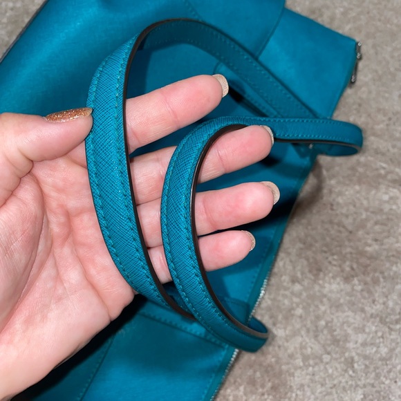 Michael kors purse - Picture 3 of 4